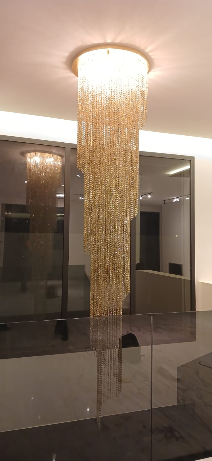 Lustre Double Hauteur en Cristal Doré 50 cm × 150 cm | Villa, Hôtel & Café